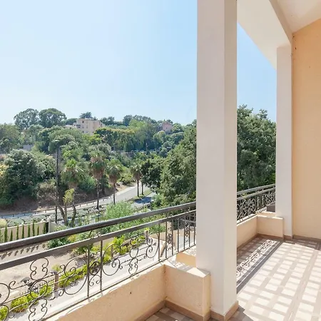 D'azur Riou 2* Канны